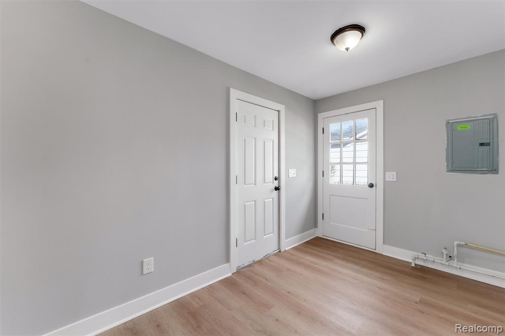 4824 Hyde Park Drive, Troy, MI 48085 — Photo 14