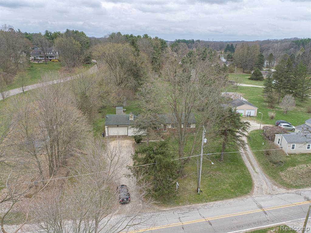 9024 PARSHALLVILLE Road, Fenton, MI 48430 — Photo 7