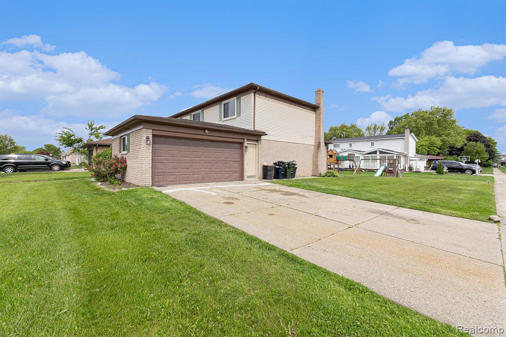 4325 Fox Hill Drive, Sterling Heights, MI 48310 — Photo 30