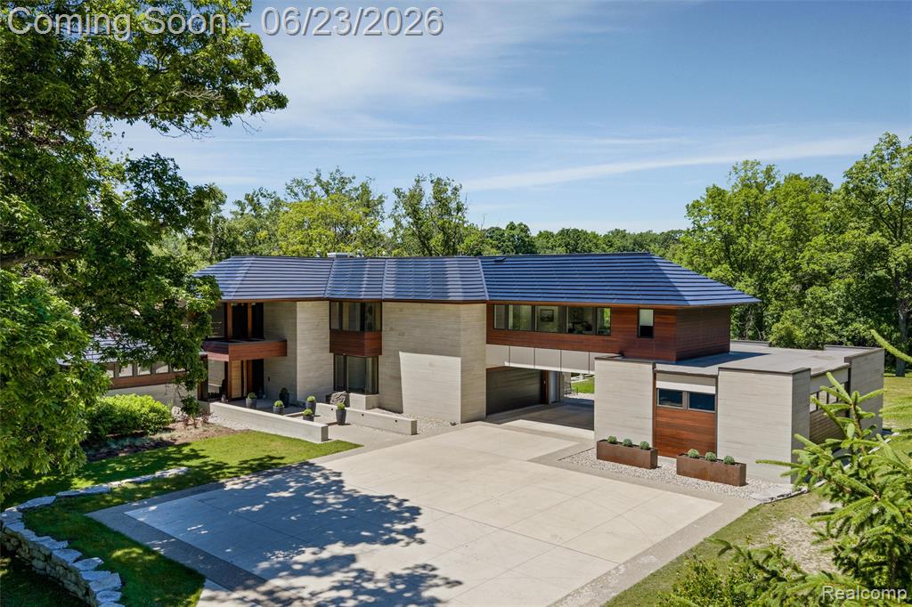 2700 Squirrel Road, Bloomfield Hills, MI 48304