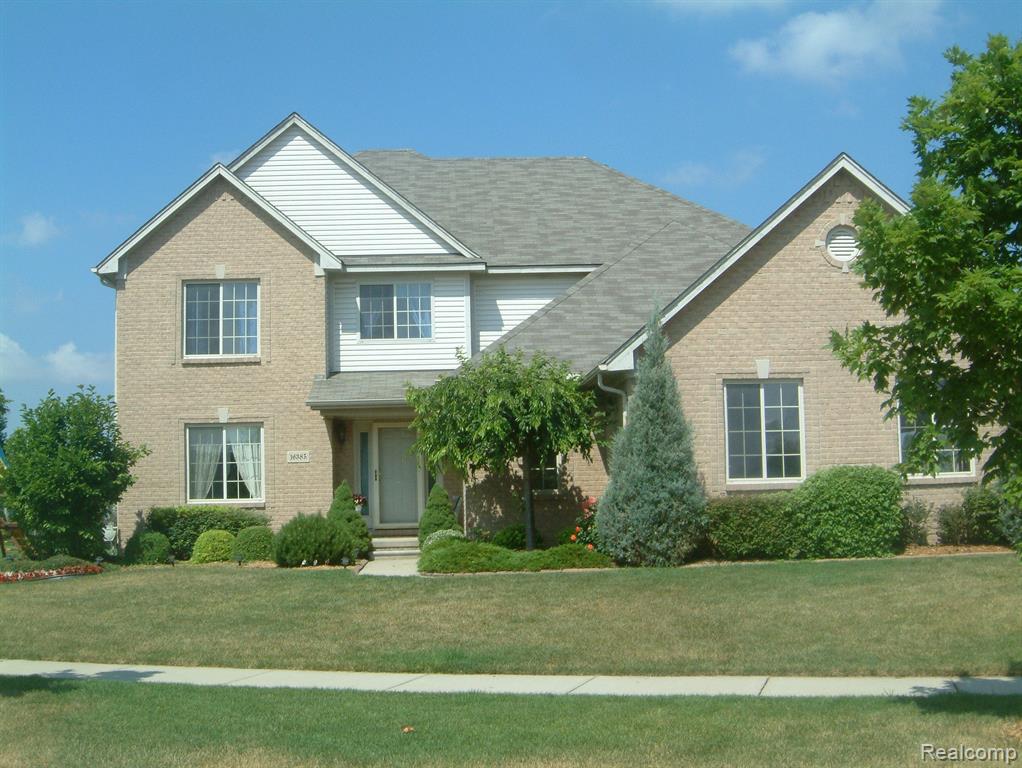 16385 SASSAFRAS Lane, Macomb, MI 48044
