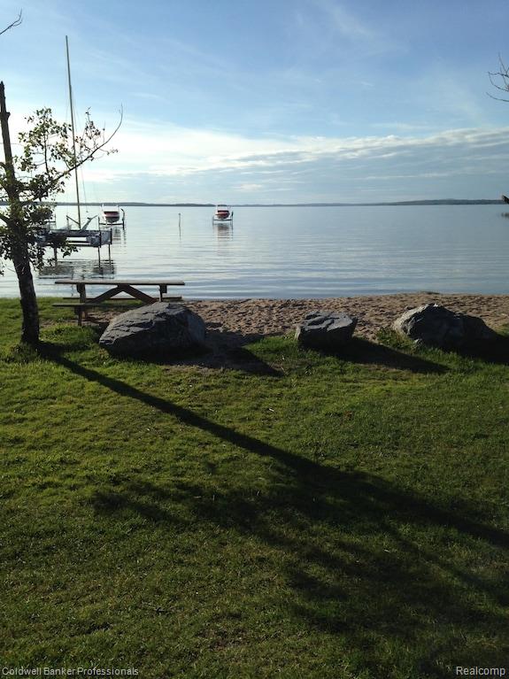1921 Beverly Street, Sylvan Lake, MI 48320 — Photo 22
