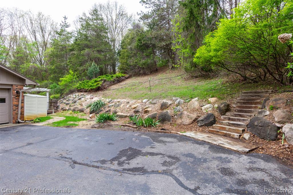 6133 Sundance Trail, Brighton, MI 48116 — Photo 39