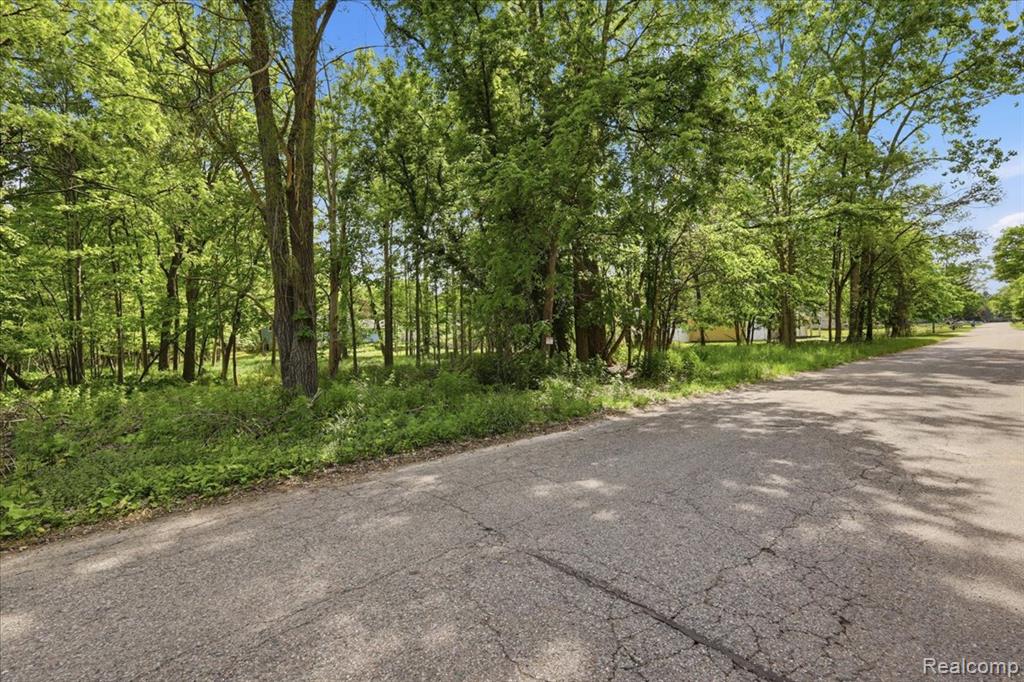 5685 Crescent Road, Waterford, MI 48327 — Photo 44