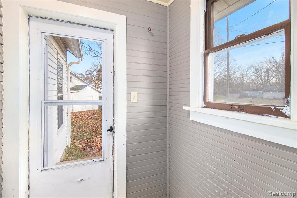 107 S WILLIAMS Street, Stockbridge, MI 49285 — Photo 17