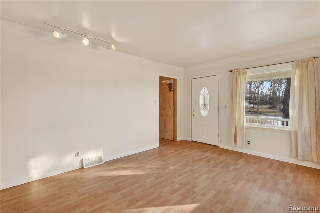 16048 Moran Drive, Linden, MI 48451 — Photo 10
