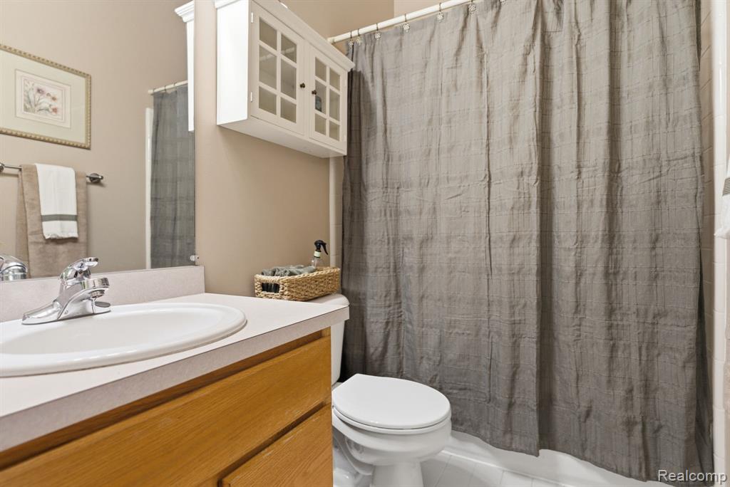 7409 Hogan Drive, Ypsilanti, MI 48197 — Photo 16