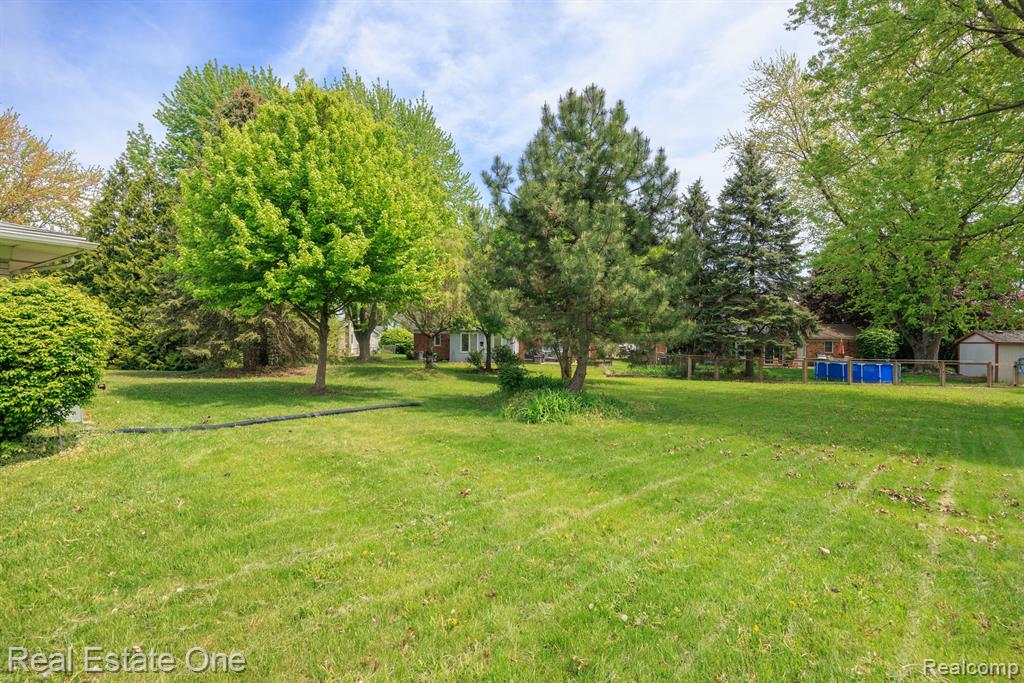 39764 BONNIE COURT, Clinton Twp, MI 48038 — Photo 36