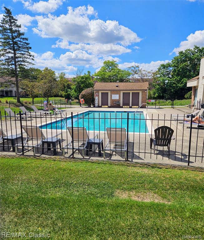 6740 Ridgefield Circle, 103, West Bloomfield, MI — Photo 35