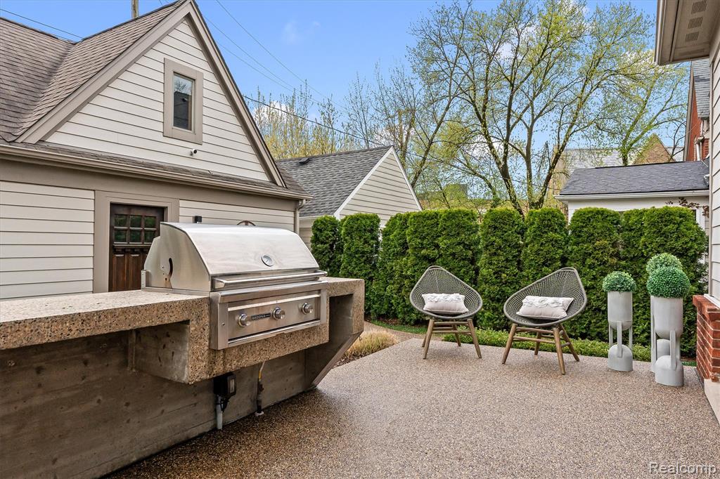 556 Ridgedale Avenue, Birmingham, MI 48009 — Photo 33