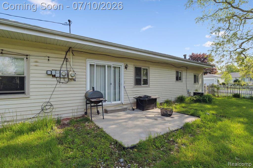 500 TROMBLEY Drive, Troy, MI 48083 — Photo 32