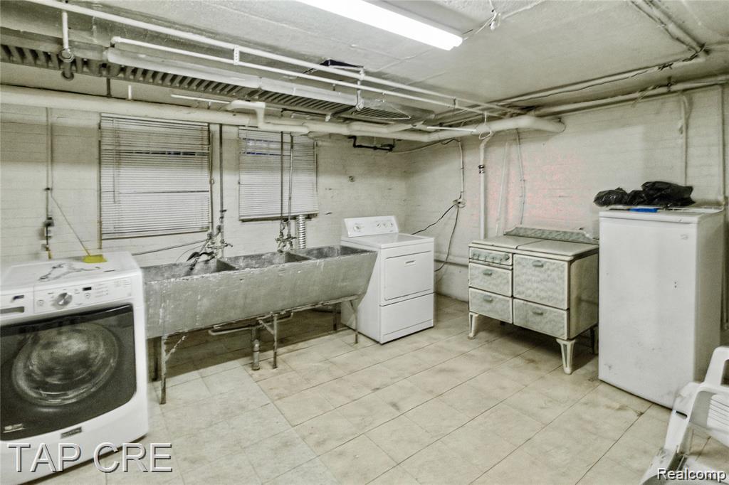 244 Arden Park Boulevard Boulevard, Detroit, MI 48202 — Photo 35