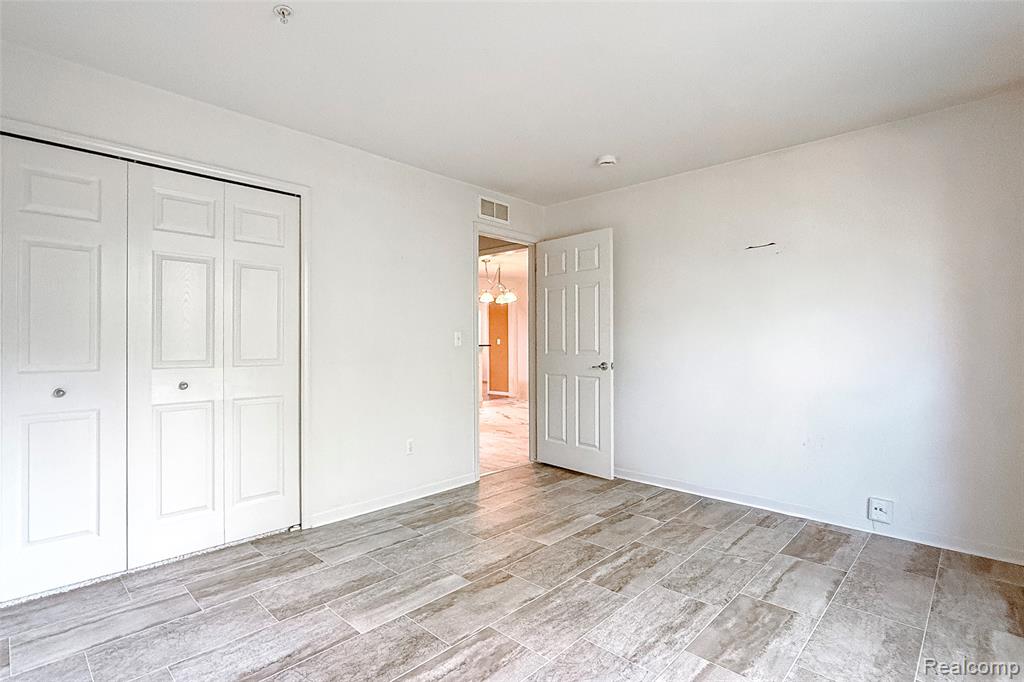 28560 Carlton Way Drive, Novi, MI — Photo 21