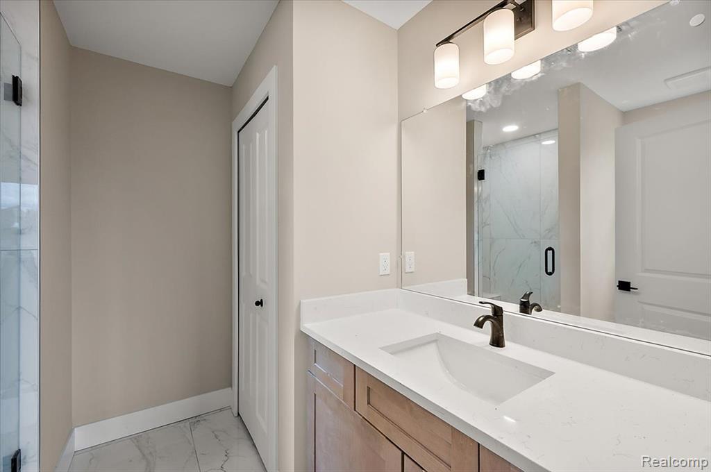 50352 Mistwood Drive, Macomb, MI 48042 — Photo 48