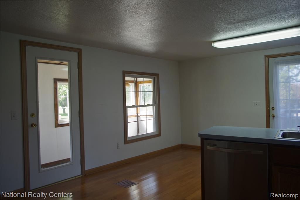 8276 War Road, Newport, MI 48166 — Photo 10