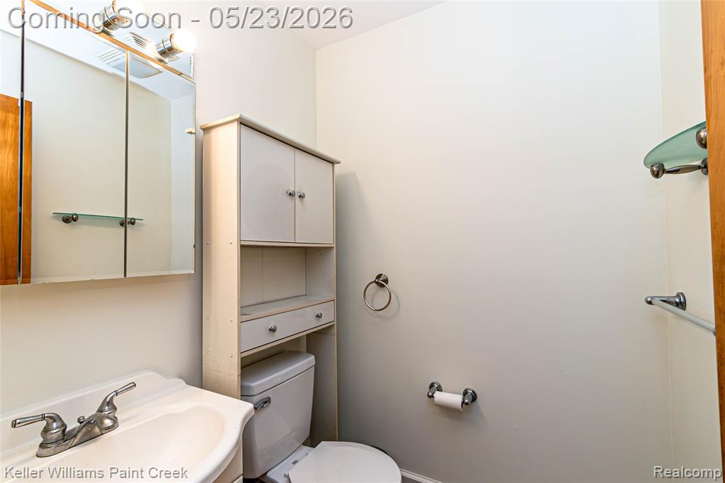 31395 Lyons Circle W, Warren, MI 48092 — Photo 31