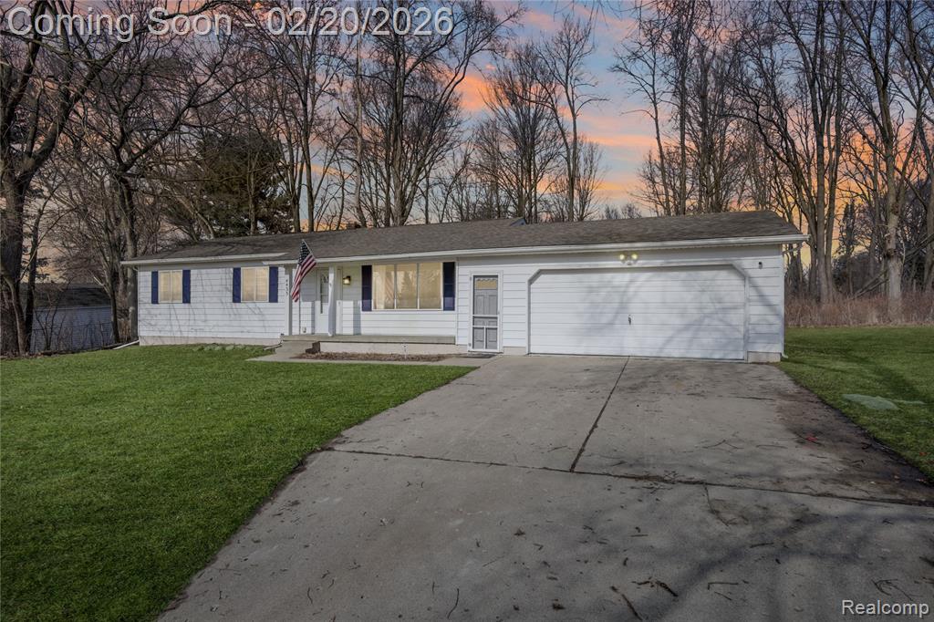 4435 Meadowbrook Drive, Flint, MI 48506 — front exterior