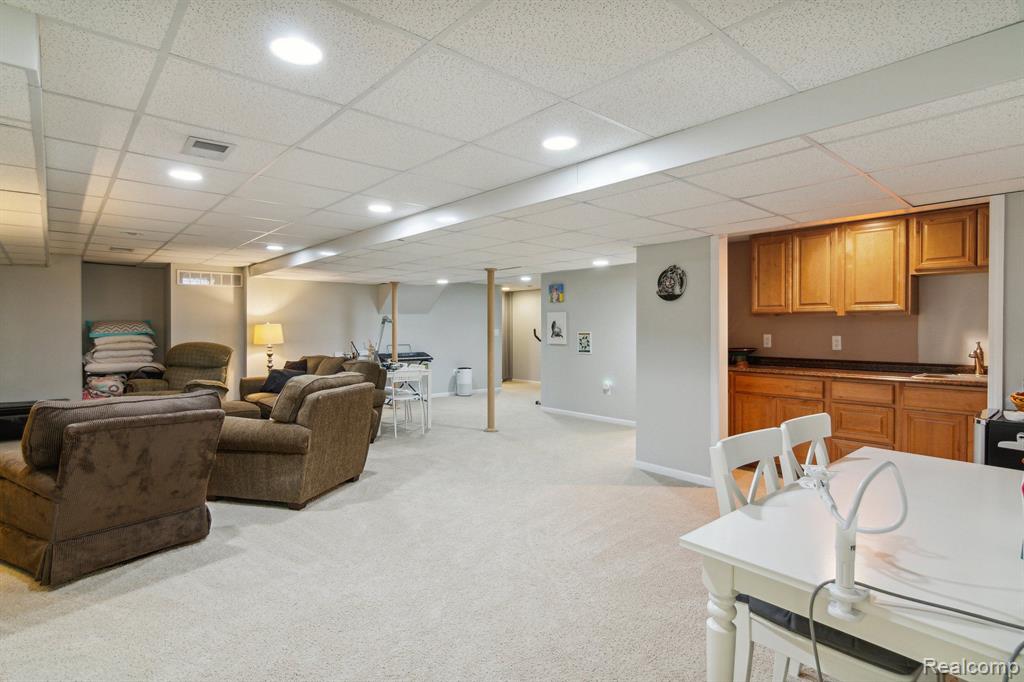 387 TORRINGTON Drive W, Canton, MI 48188 — Photo 43