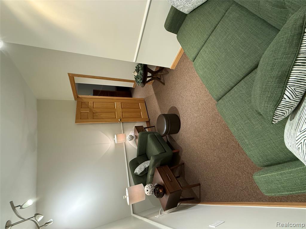 5619 HIGHLAND Road, Waterford, MI 48327 — Photo 12