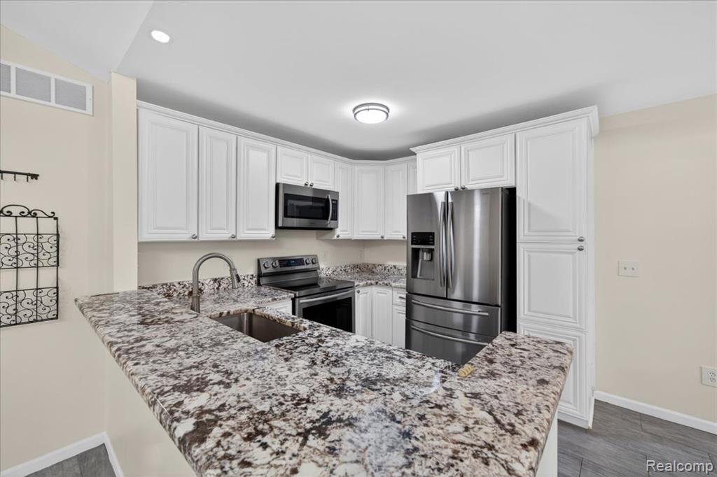 15235 Cornell Drive, Clinton Twp, MI 48038 — Photo 12