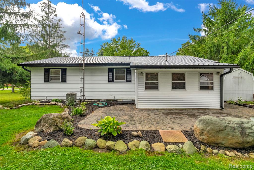 538 N Neeper Street, Capac, MI 48014 — Photo 25