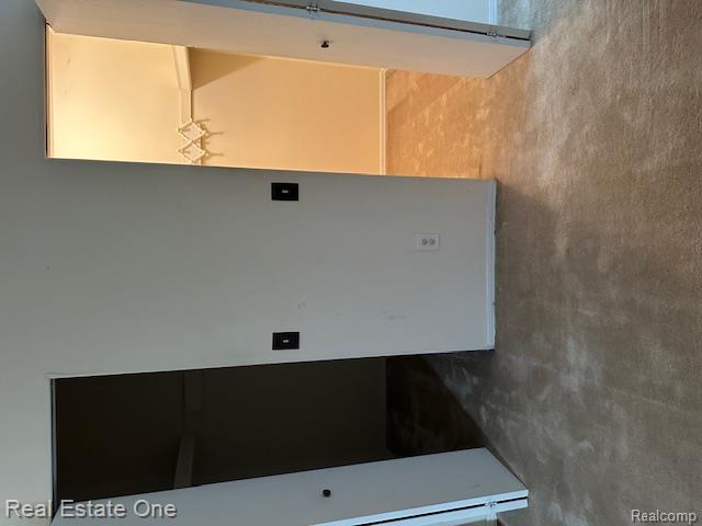 942 Hogarth Avenue, Waterford, MI 48328 — Photo 11