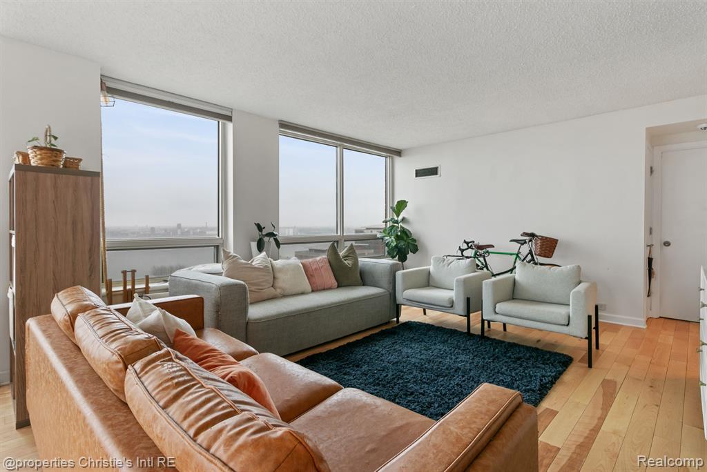 3320 SPINNAKER Lane, 15C, Detroit, MI 48207 — Photo 11