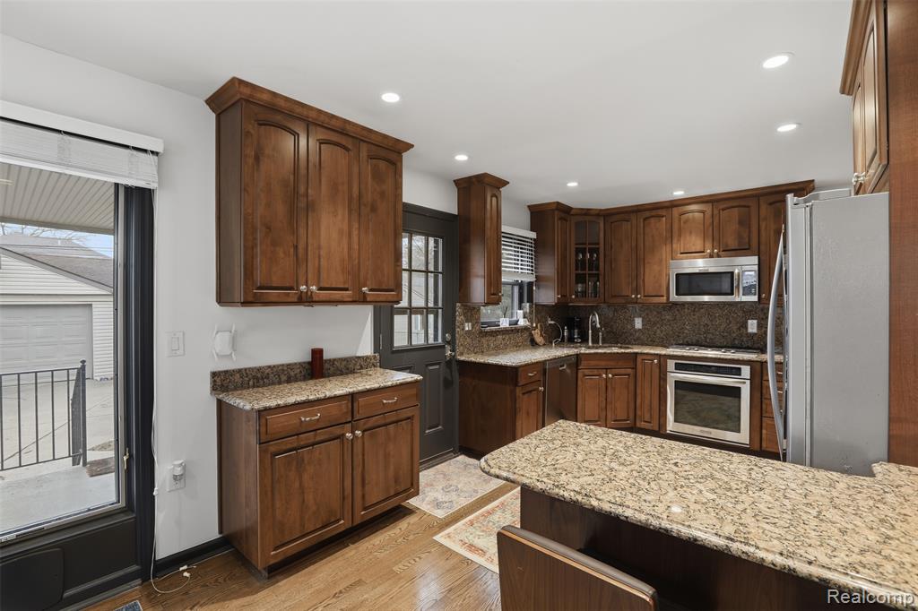 10814 Elgin Avenue, Huntington Woods, MI — Photo 12