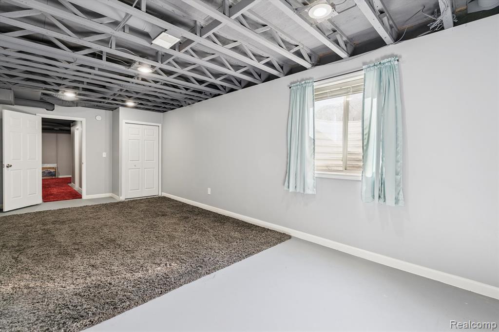 7075 Kings Way, Flushing, MI 48433 — Photo 34