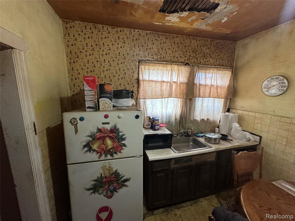5042 Pennsylvania Street, Detroit, MI 48213 — Photo 9