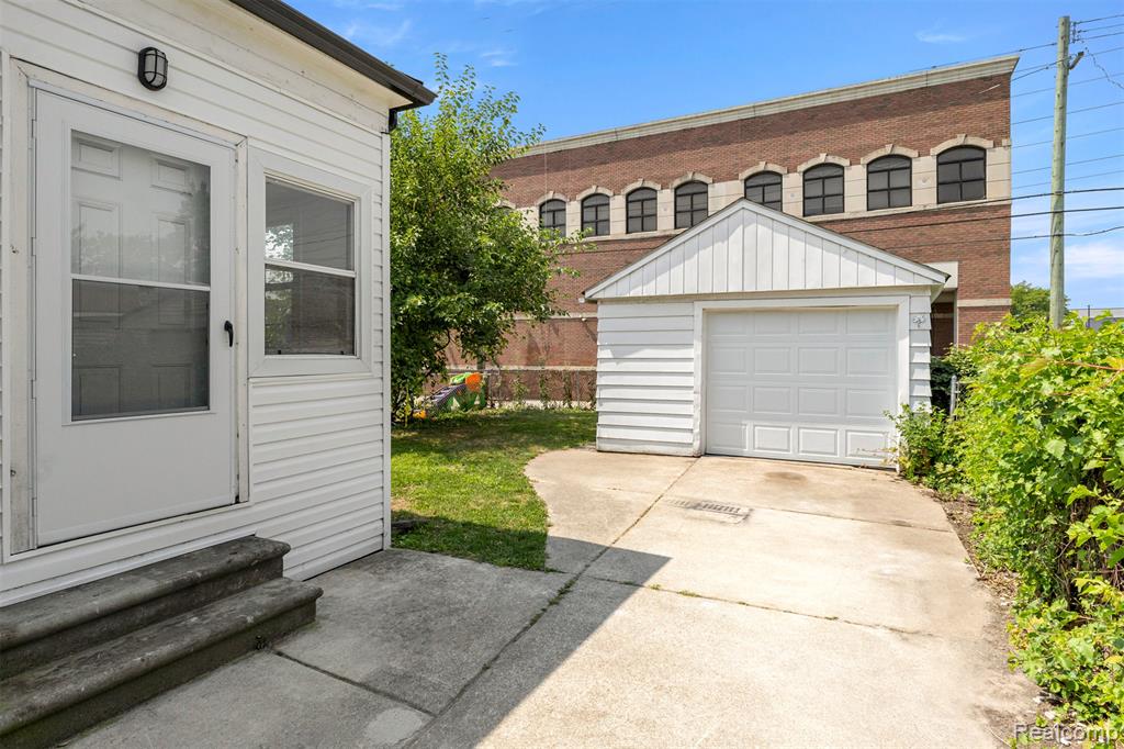 6047 Yinger Avenue, Dearborn, MI 48126 — Photo 33