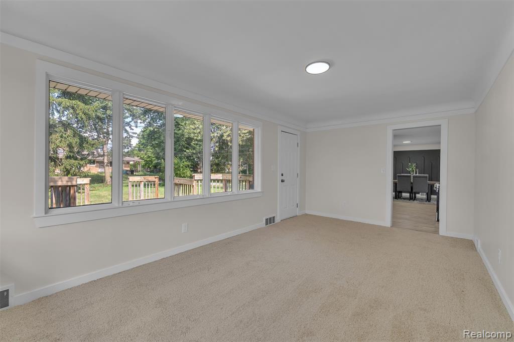 28720 Eldorado Pl, Lathrup Village, MI 48076 — Photo 24