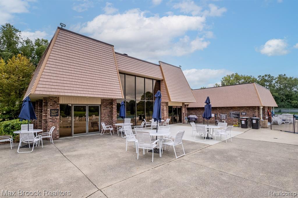 1829 BRENTWOOD Drive, Troy, MI 48098 — Photo 34