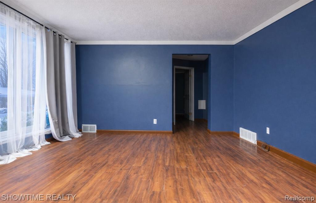 26261 Linwood Street, Roseville, MI, 48066