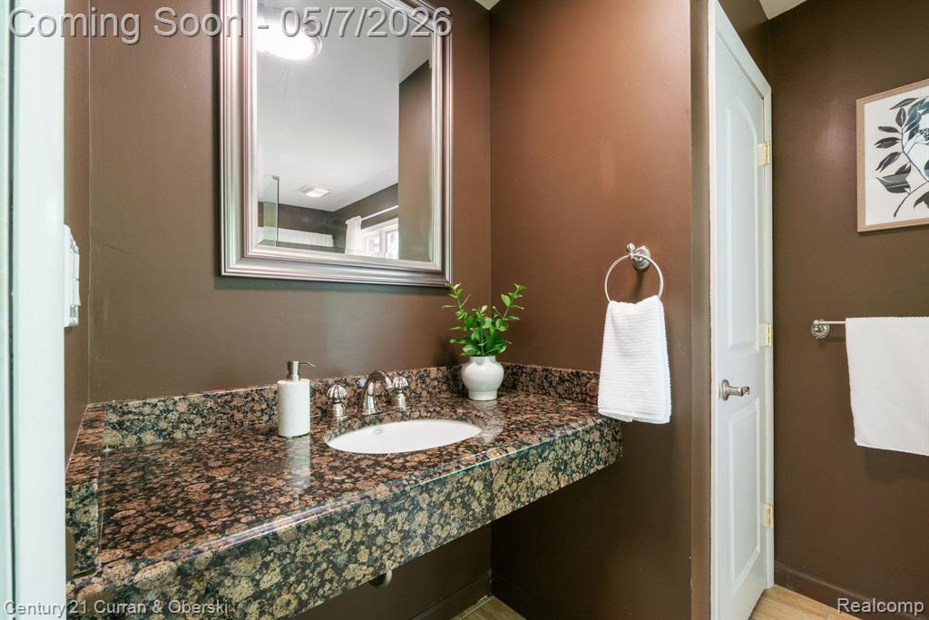 27869 Old Colony Street, Farmington, MI 48334 — Photo 27