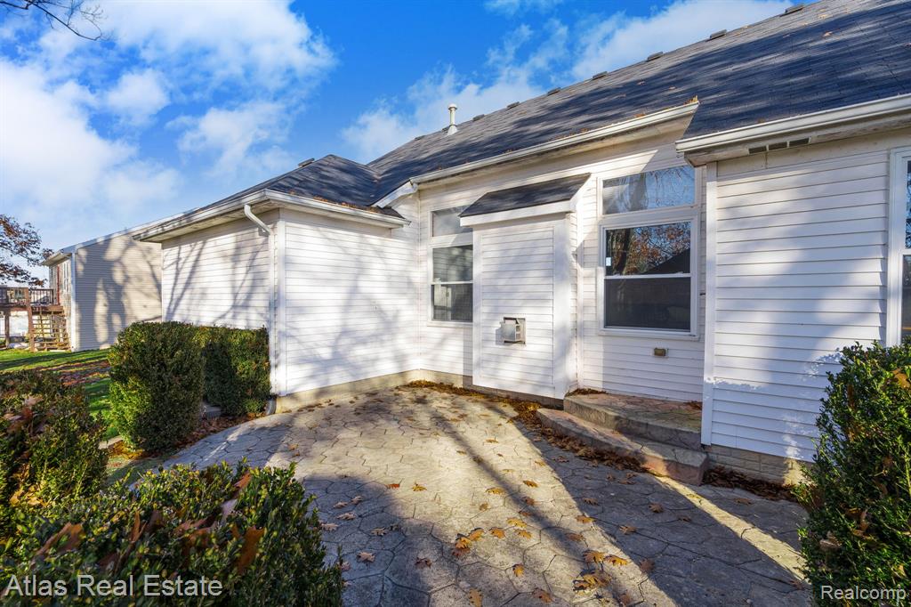 4400 Pebble Creek Boulevard, Burton, MI 48439 — Photo 7