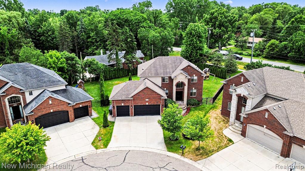 46161 S Manitou Court, Utica, MI 48317 — Photo 3