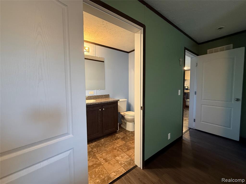 1101 Forest Lane, Columbus, MI — Photo 34