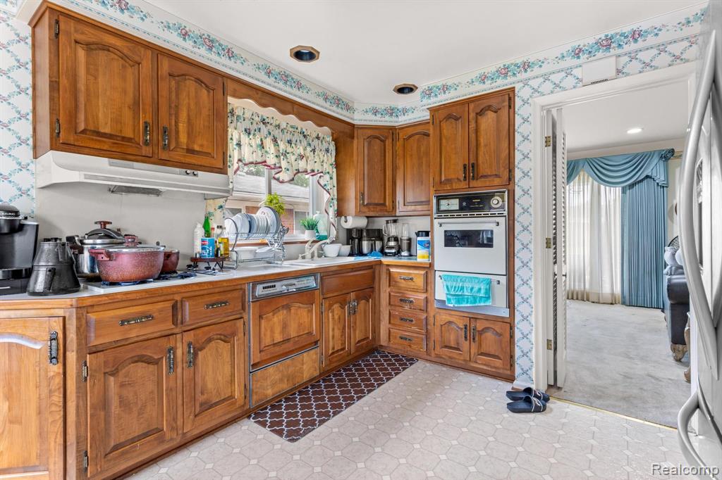 6125 ARDMORE, Dearborn Heights, MI 48127 — Photo 11