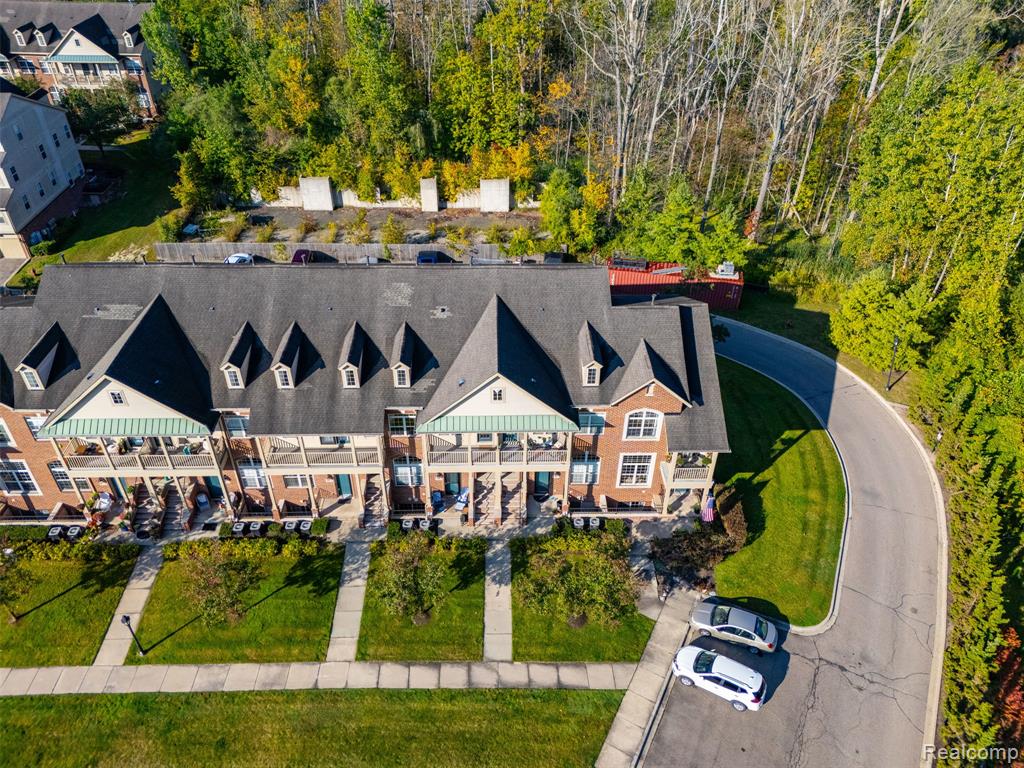 470 Old Pine Way, Walled Lake, MI 48390 — Photo 38