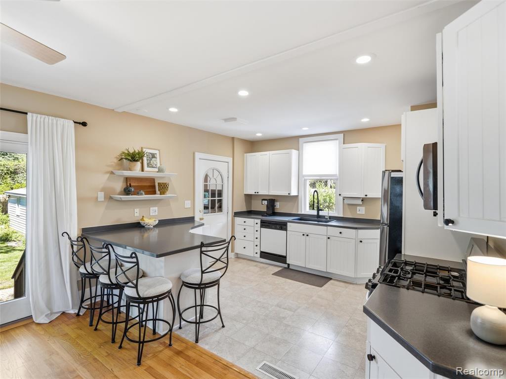 626 Kayser Avenue, Royal Oak, MI 48067 — Photo 11