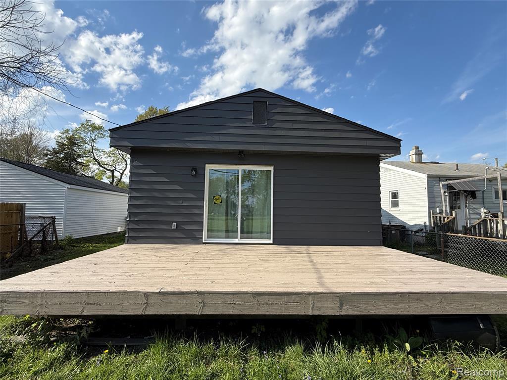 106 E Hopkins Avenue, Pontiac, MI 48340 — Photo 7