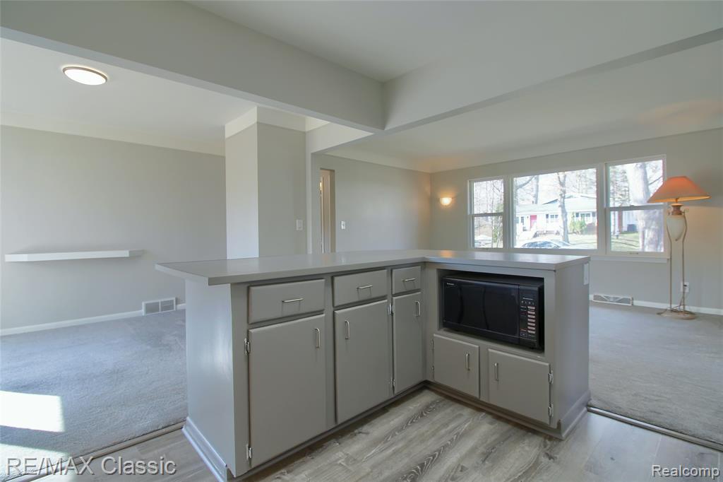 5155 Daron Lane, West Bloomfield, MI 48324 — Photo 12