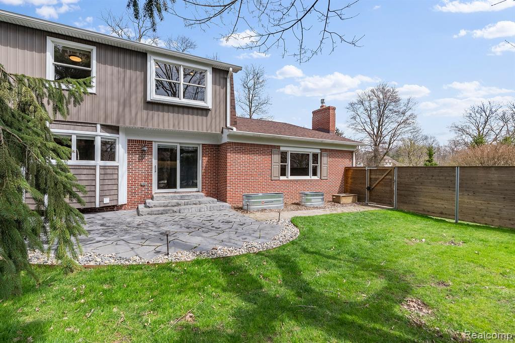 9415 Lakewood Drive, Grosse Ile, MI 48138 — Photo 43