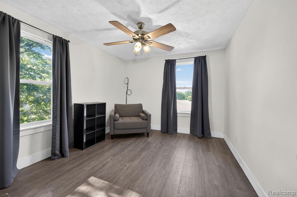 925 W Kalamazoo Street, Lansing, MI 48915 — Photo 32