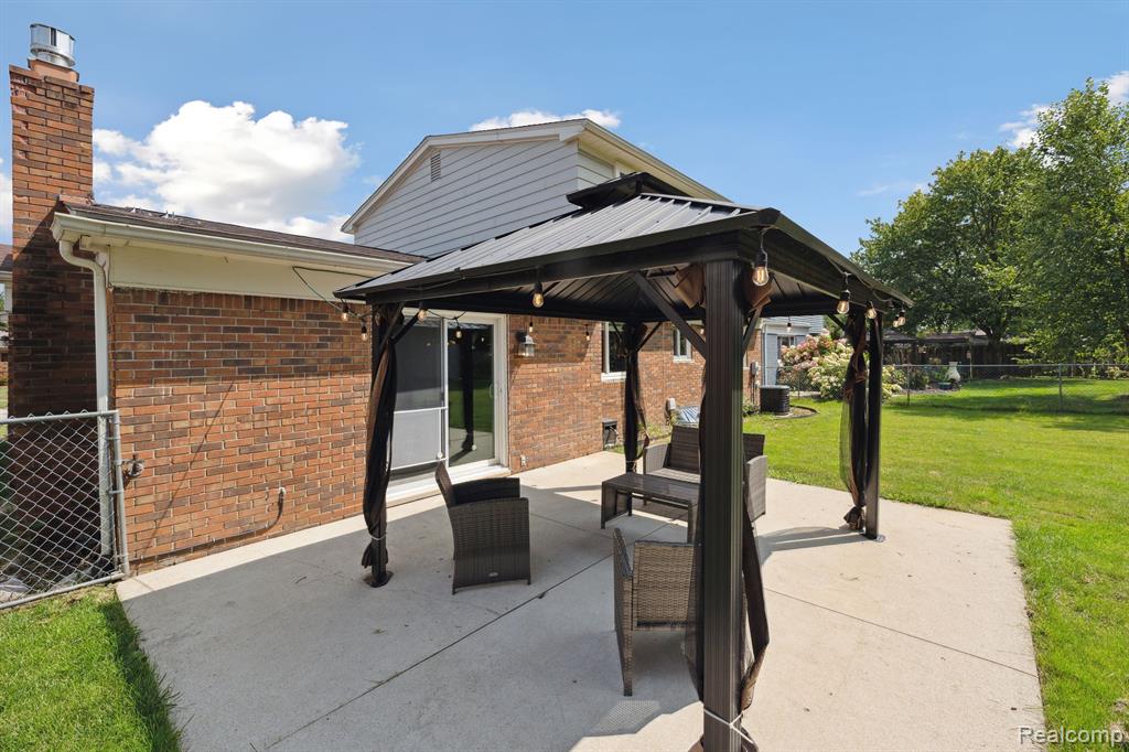 7363 HILLSBORO Drive, Canton, MI 48187 — Photo 36