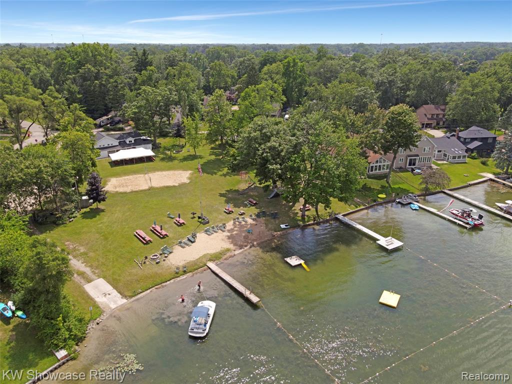 3980 Spencer Terrace, West Bloomfield, MI 48323 — Photo 53