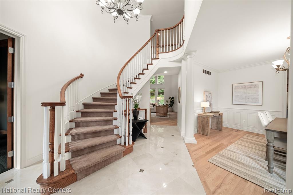 5010 Forest Valley Drive, Clarkston, MI 48348 — Photo 8