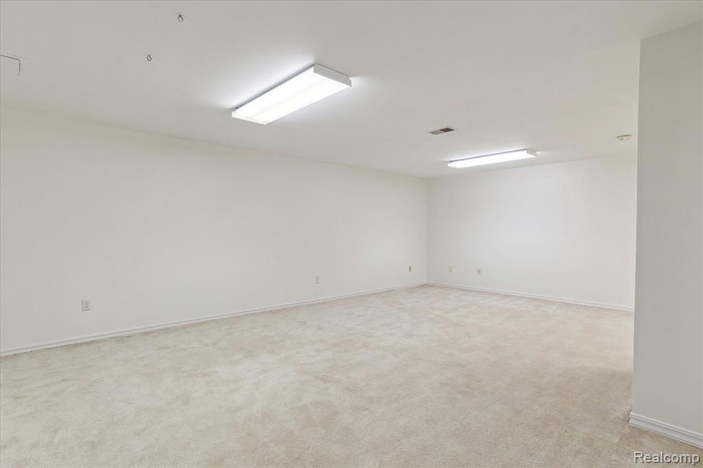 5496 MICHAEL Drive, Ypsilanti, MI 48197 — Photo 37