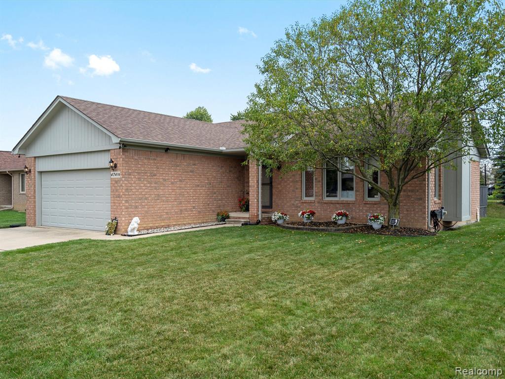 47416 DALLAS Lane, Macomb, MI 48044 — Photo 2